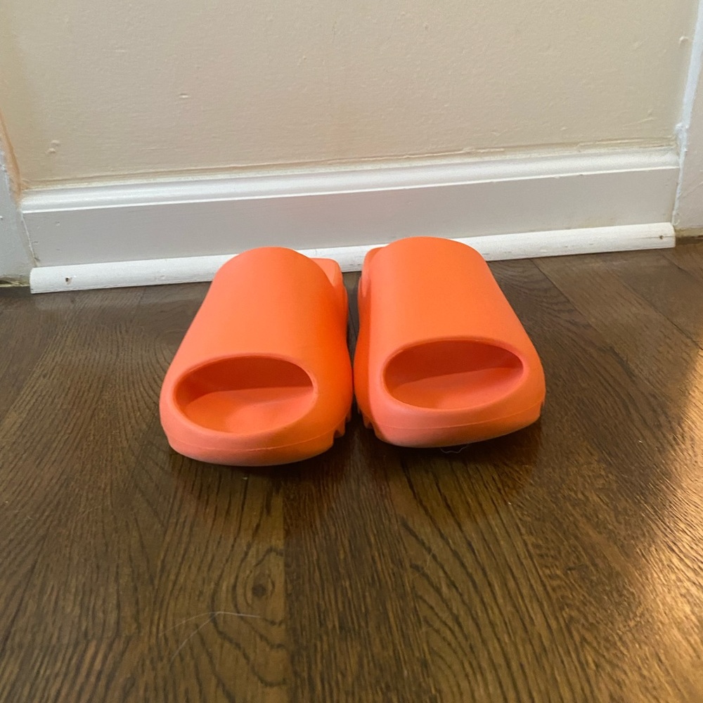 Yeezy enflame slides size 7